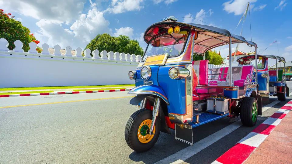 Experience Thailand's stunning landscapes, vibrant culture, hidden gems, top attractions, and mouth-watering food in your ultimate travel guide